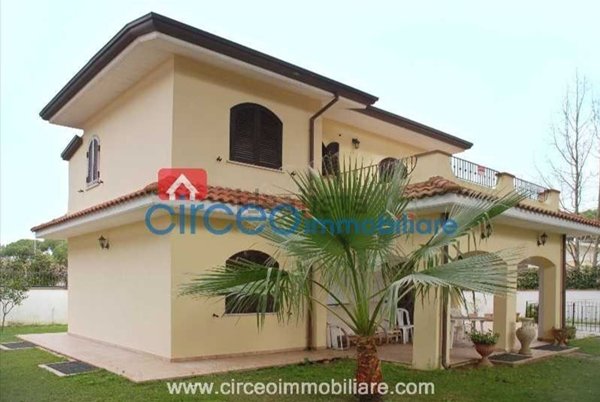 casa indipendente in vendita a San Felice Circeo in zona Torre Olevola