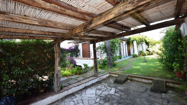 casa indipendente in vendita a San Felice Circeo in zona Torre Olevola