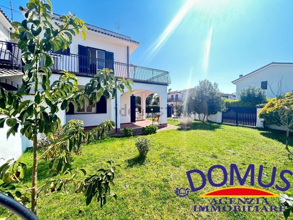 casa indipendente in vendita a San Felice Circeo in zona Torre Olevola