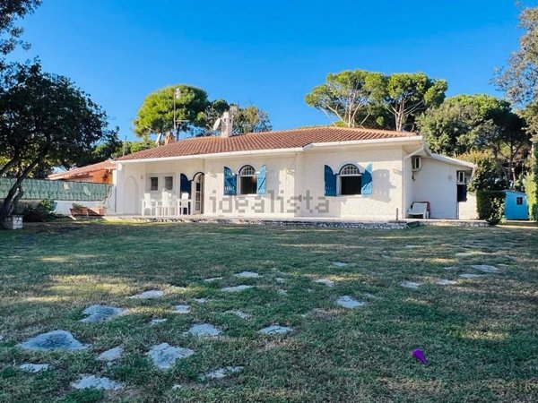casa indipendente in vendita a San Felice Circeo in zona Torre Olevola