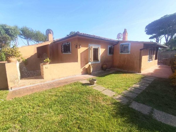 casa indipendente in vendita a San Felice Circeo in zona Torre Olevola