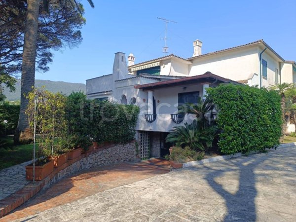 casa indipendente in vendita a San Felice Circeo in zona Torre Olevola