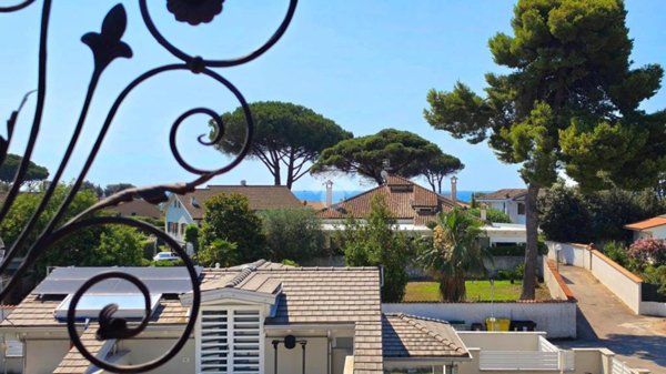 casa indipendente in vendita a San Felice Circeo in zona Torre Olevola