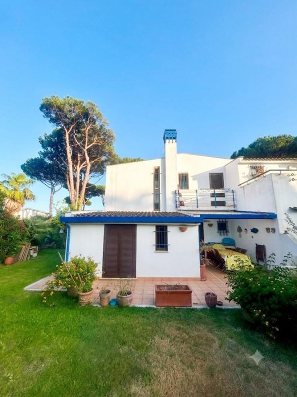 casa indipendente in vendita a San Felice Circeo in zona Torre Olevola