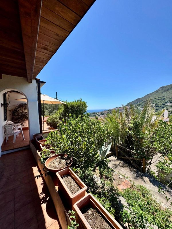 casa indipendente in vendita a San Felice Circeo in zona Mezzomonte
