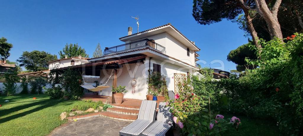 casa indipendente in vendita a San Felice Circeo in zona Torre Olevola