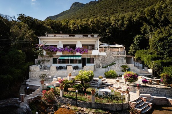 casa indipendente in vendita a San Felice Circeo in zona Mezzomonte