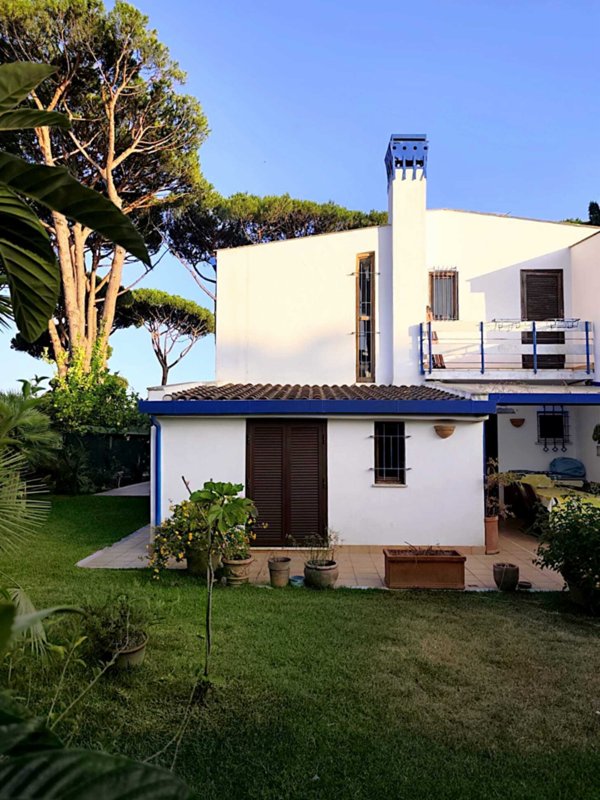 casa indipendente in vendita a San Felice Circeo in zona Torre Olevola