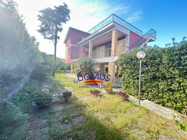 casa indipendente in vendita a San Felice Circeo