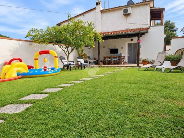 casa indipendente in vendita a San Felice Circeo in zona Torre Olevola