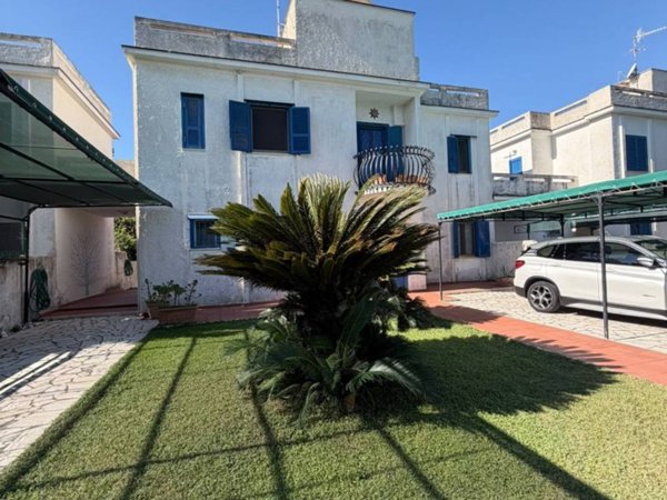casa indipendente in vendita a San Felice Circeo in zona Torre Olevola