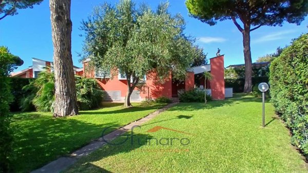casa indipendente in vendita a San Felice Circeo in zona Torre Olevola