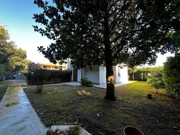 casa indipendente in vendita a San Felice Circeo in zona Torre Olevola