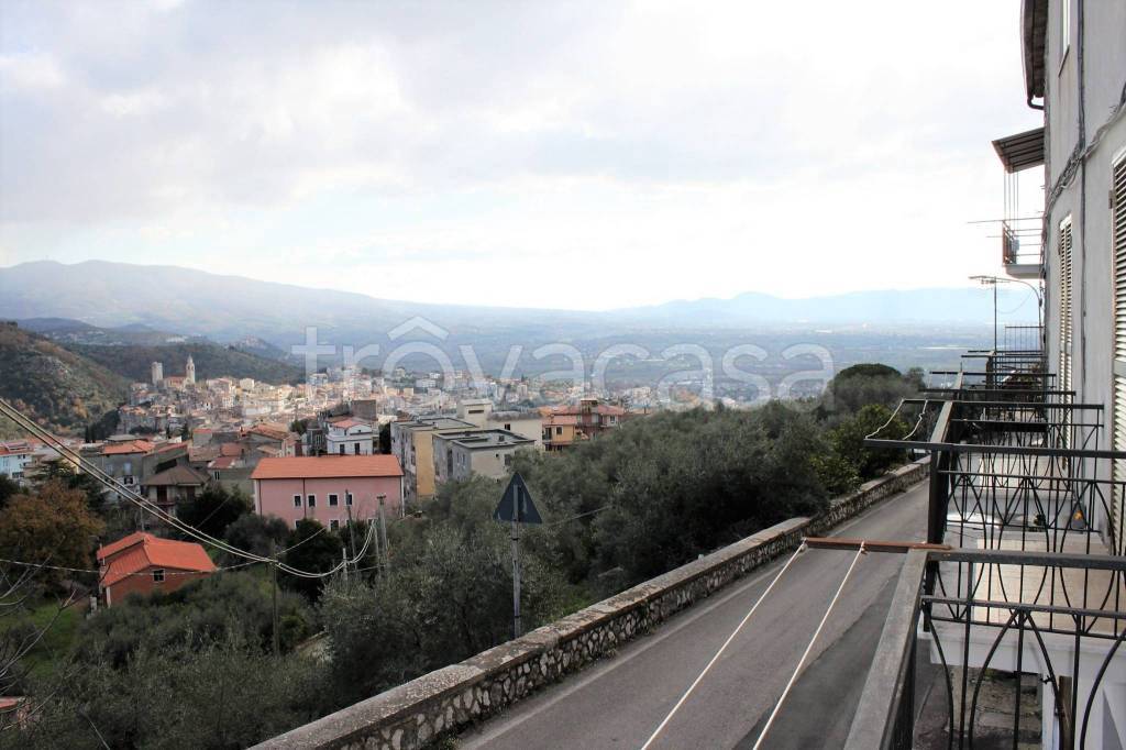 casa indipendente in vendita a Santi Cosma e Damiano