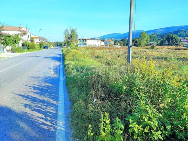 negozio in vendita a Santi Cosma e Damiano