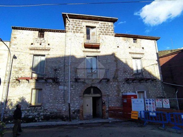 casa indipendente in vendita a Santi Cosma e Damiano