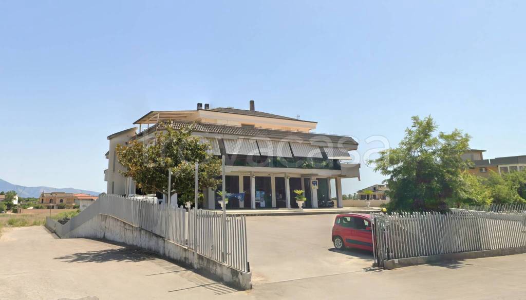 negozio in vendita a Santi Cosma e Damiano