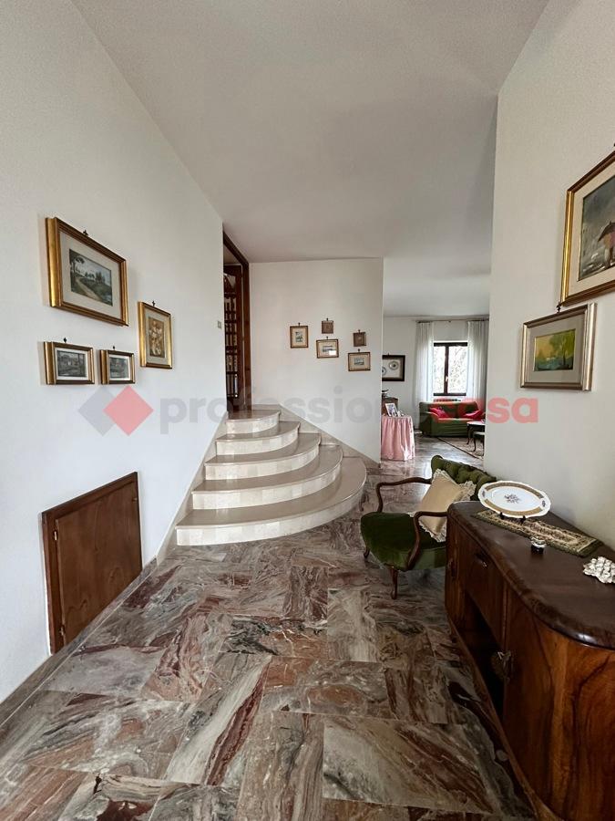 casa indipendente in vendita a Santi Cosma e Damiano