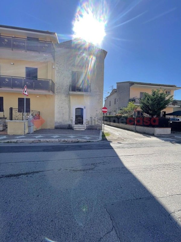 casa semindipendente in vendita a Santi Cosma e Damiano