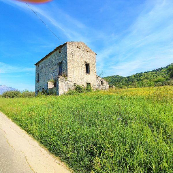 quadrivano in vendita a Santi Cosma e Damiano