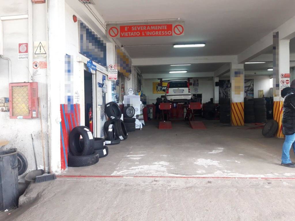 locale commerciale in vendita a Santi Cosma e Damiano