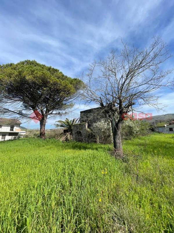 casale in vendita a Santi Cosma e Damiano