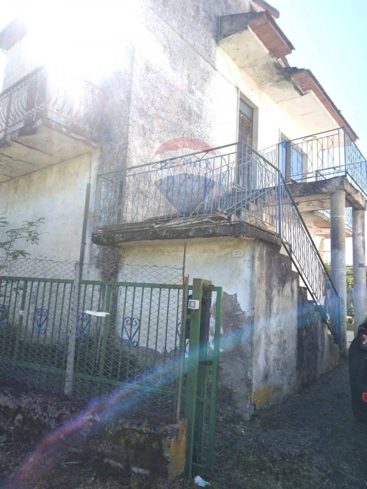 casa indipendente in vendita a Santi Cosma e Damiano