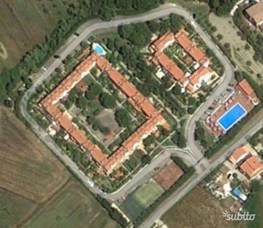 casa indipendente in vendita a Santi Cosma e Damiano