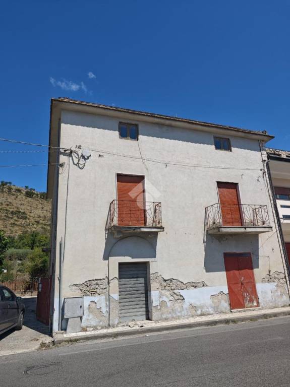 casa indipendente in vendita a Santi Cosma e Damiano
