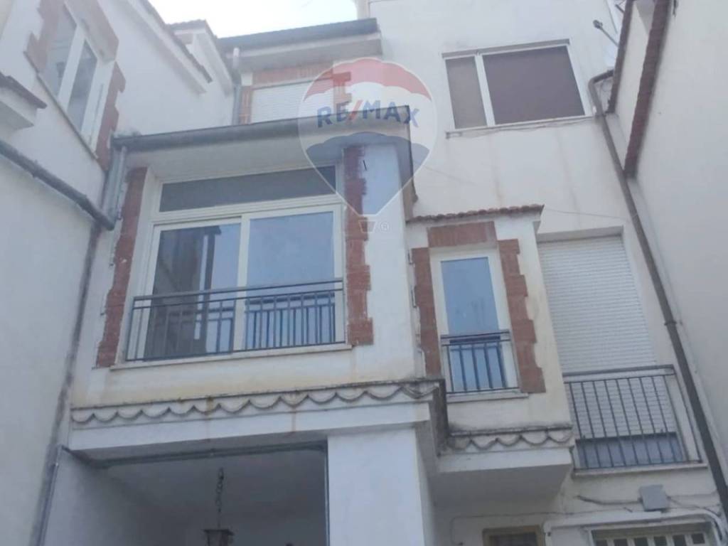 casa indipendente in vendita a Santi Cosma e Damiano