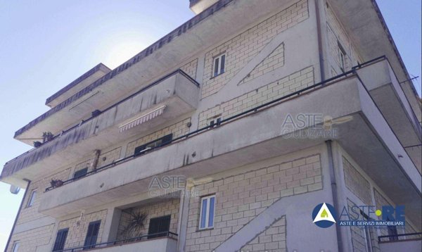 appartamento in vendita a Santi Cosma e Damiano