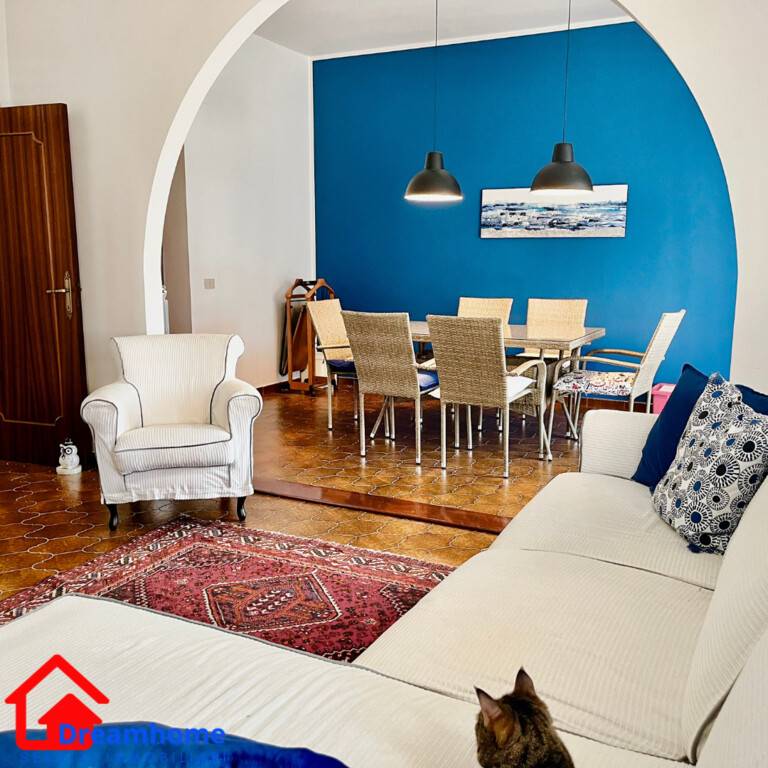 intera palazzina in vendita a Santi Cosma e Damiano