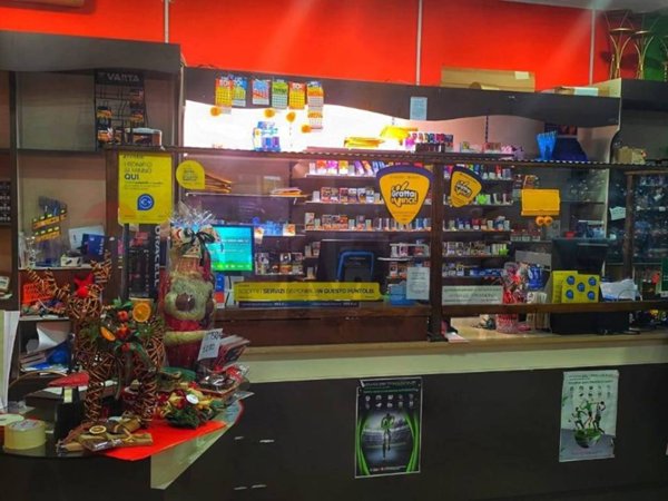 negozio in vendita a Santi Cosma e Damiano