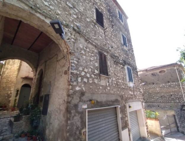 casa indipendente in vendita a Santi Cosma e Damiano