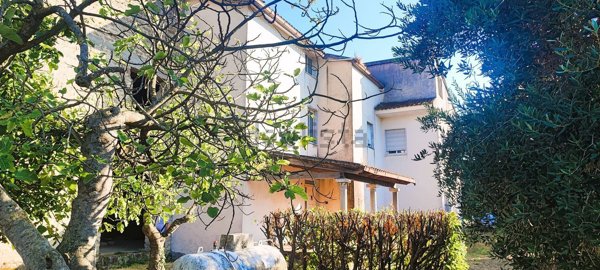 casa indipendente in vendita a Santi Cosma e Damiano