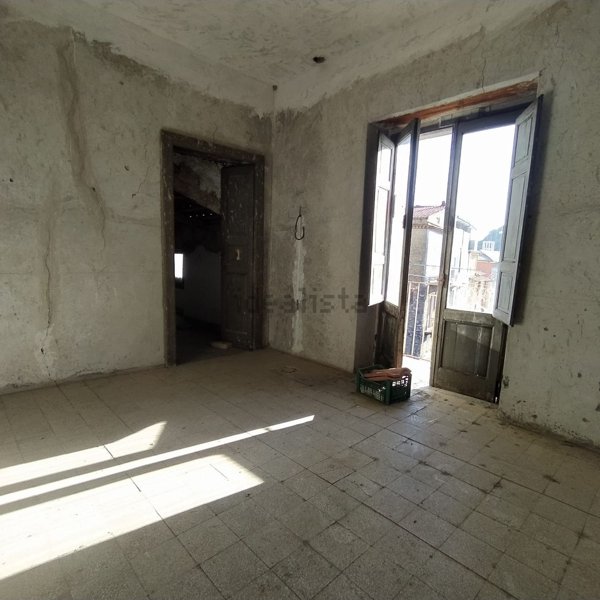 casa indipendente in vendita a Santi Cosma e Damiano