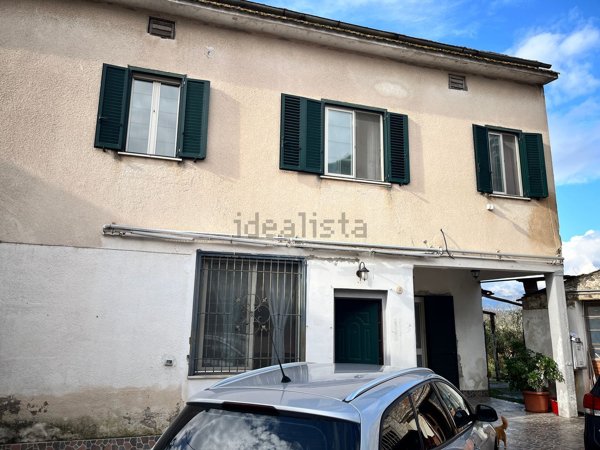 casa indipendente in vendita a Santi Cosma e Damiano