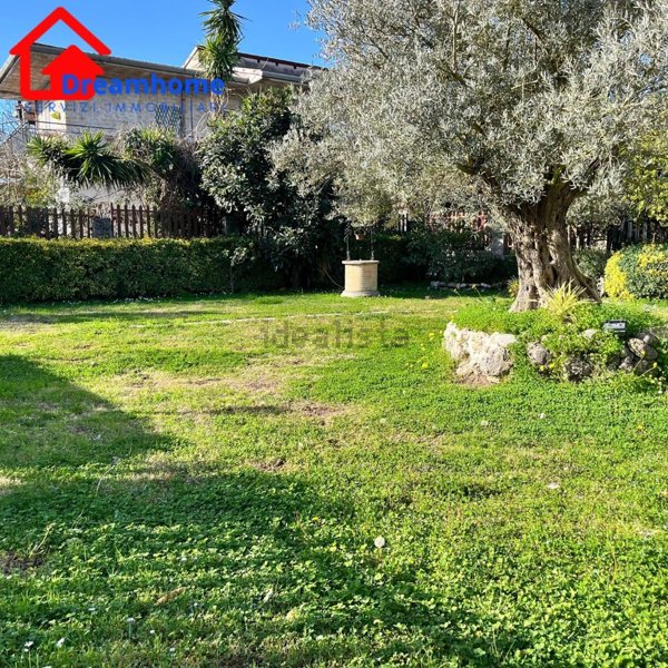 casa indipendente in vendita a Santi Cosma e Damiano