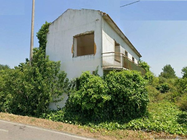 casa indipendente in vendita a Santi Cosma e Damiano