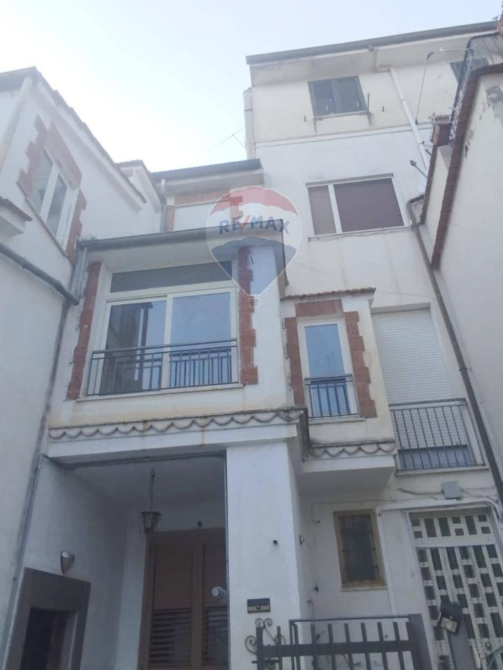 casa indipendente in vendita a Santi Cosma e Damiano