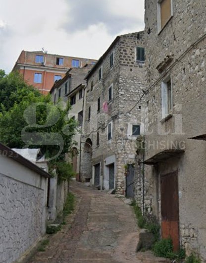 casa indipendente in vendita a Santi Cosma e Damiano