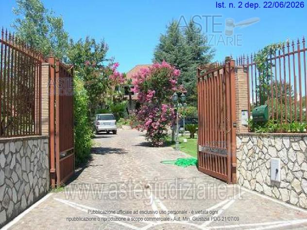 casa indipendente in vendita a Santi Cosma e Damiano