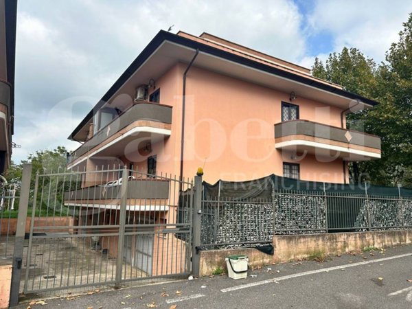 appartamento in vendita a Sermoneta in zona Sermoneta Scalo