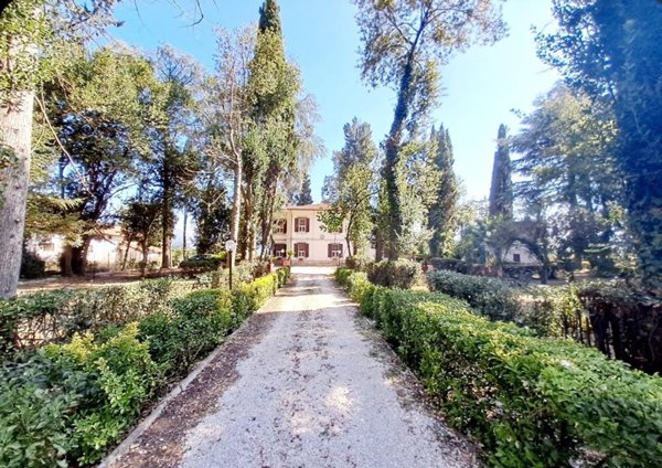 casa indipendente in vendita a Sermoneta in zona Doganella