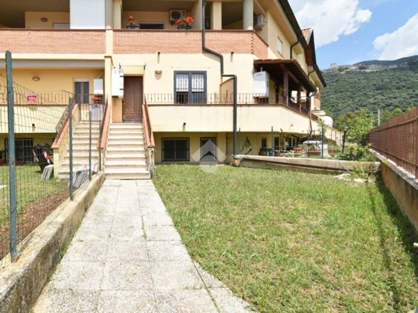 appartamento in vendita a Sermoneta in zona Monticchio
