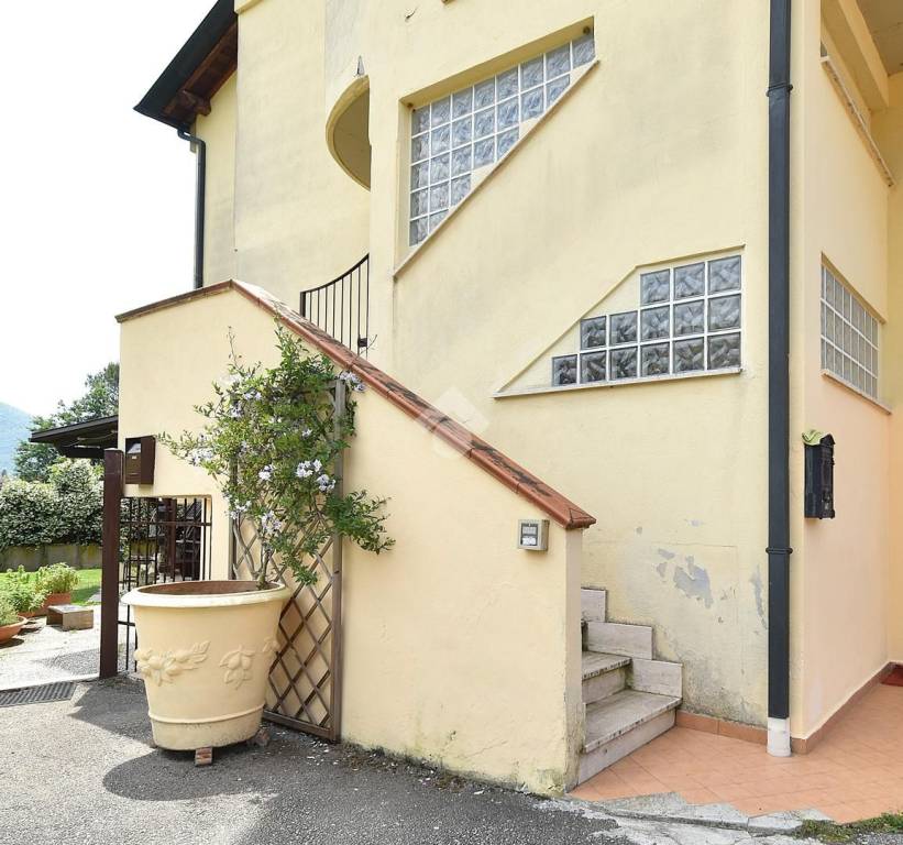 appartamento in vendita a Sermoneta in zona Monticchio