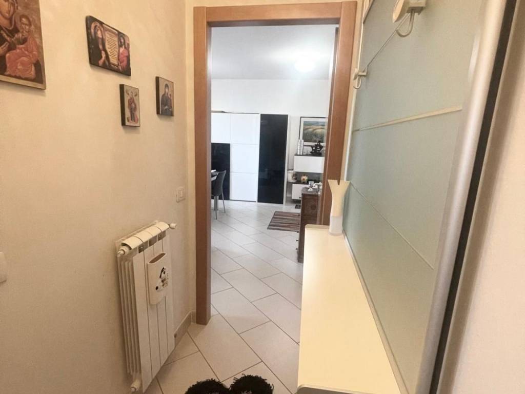 appartamento in vendita a Sermoneta in zona Carrara