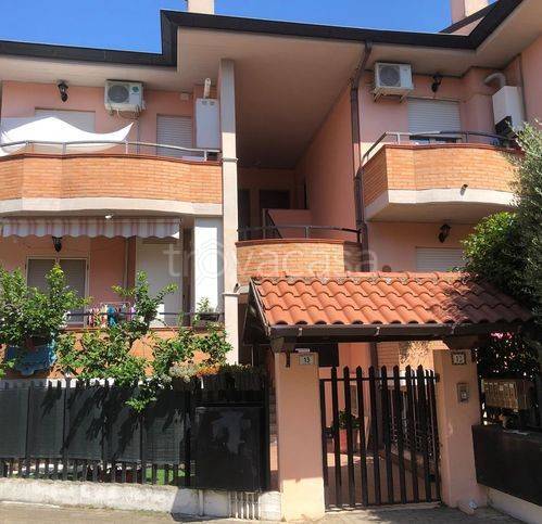 appartamento in vendita a Sermoneta in zona Monticchio