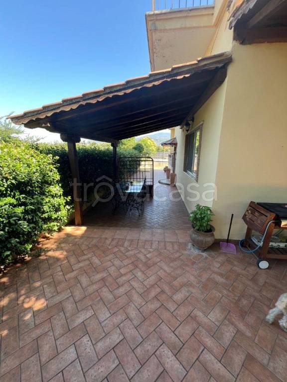 casa indipendente in vendita a Sermoneta in zona Monticchio