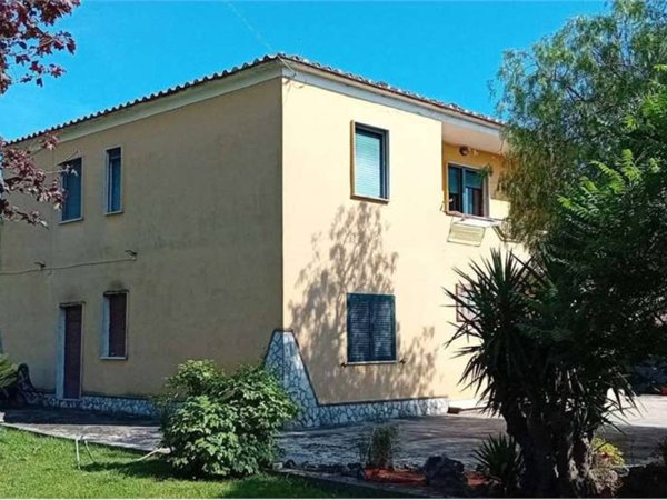 appartamento in vendita a Sermoneta in zona Monticchio